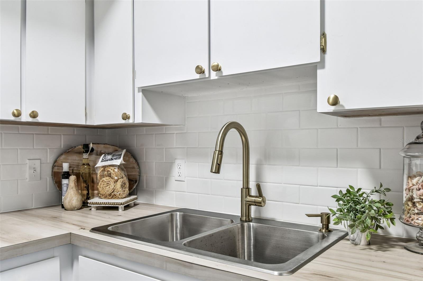 Image 13 of 56 For 5861 42nd Terrace N 1712