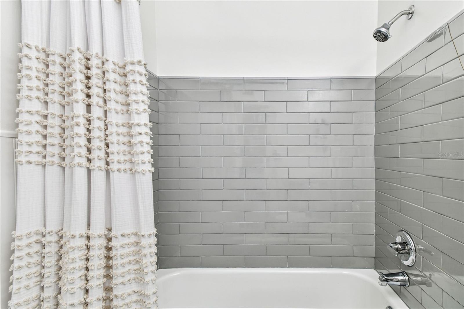 Image 31 of 56 For 5861 42nd Terrace N 1712