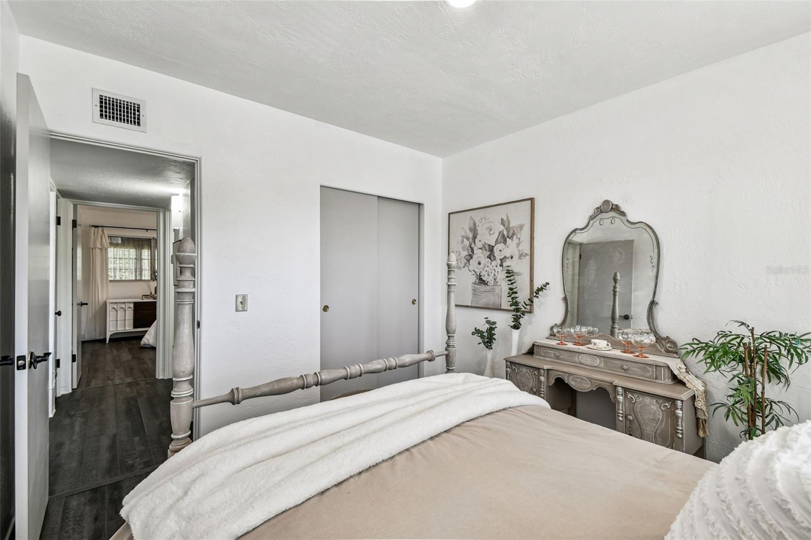 Image 35 of 56 For 5861 42nd Terrace N 1712