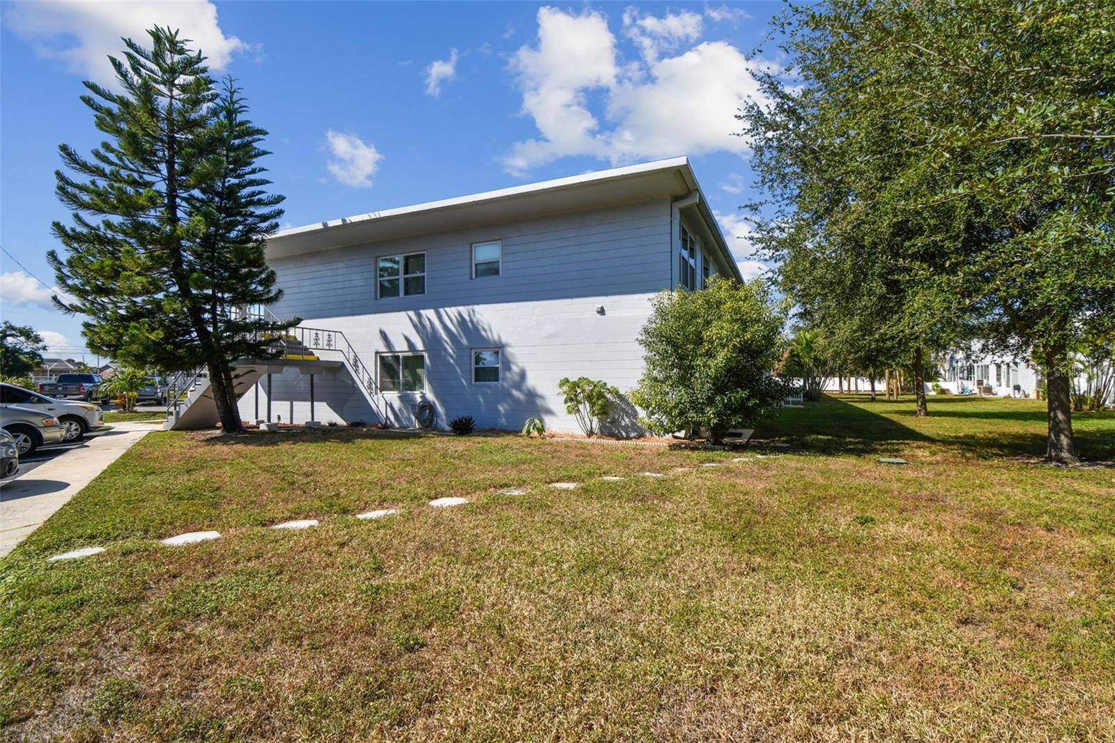 Image 36 of 56 For 5861 42nd Terrace N 1712