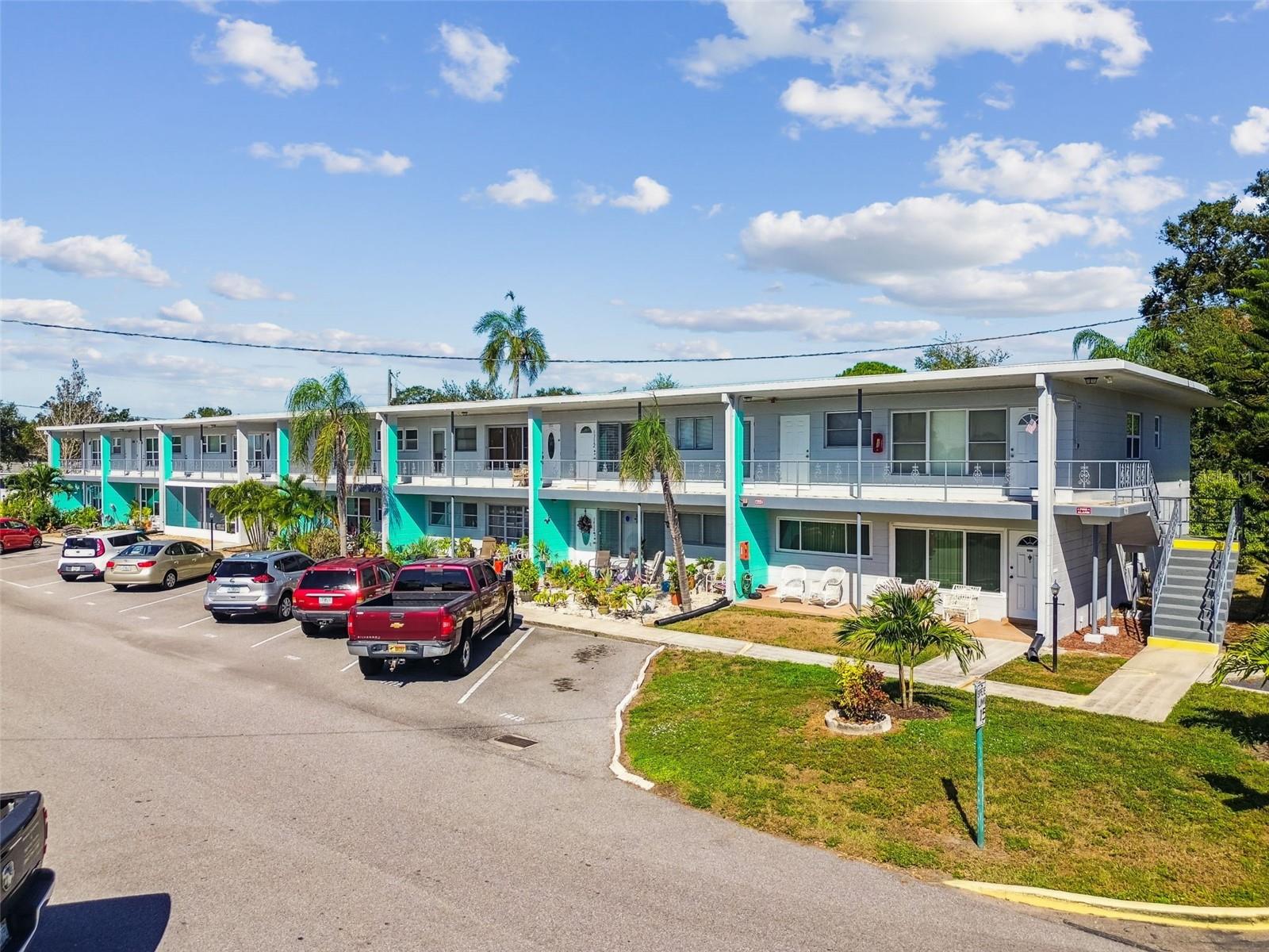 Image 43 of 56 For 5861 42nd Terrace N 1712