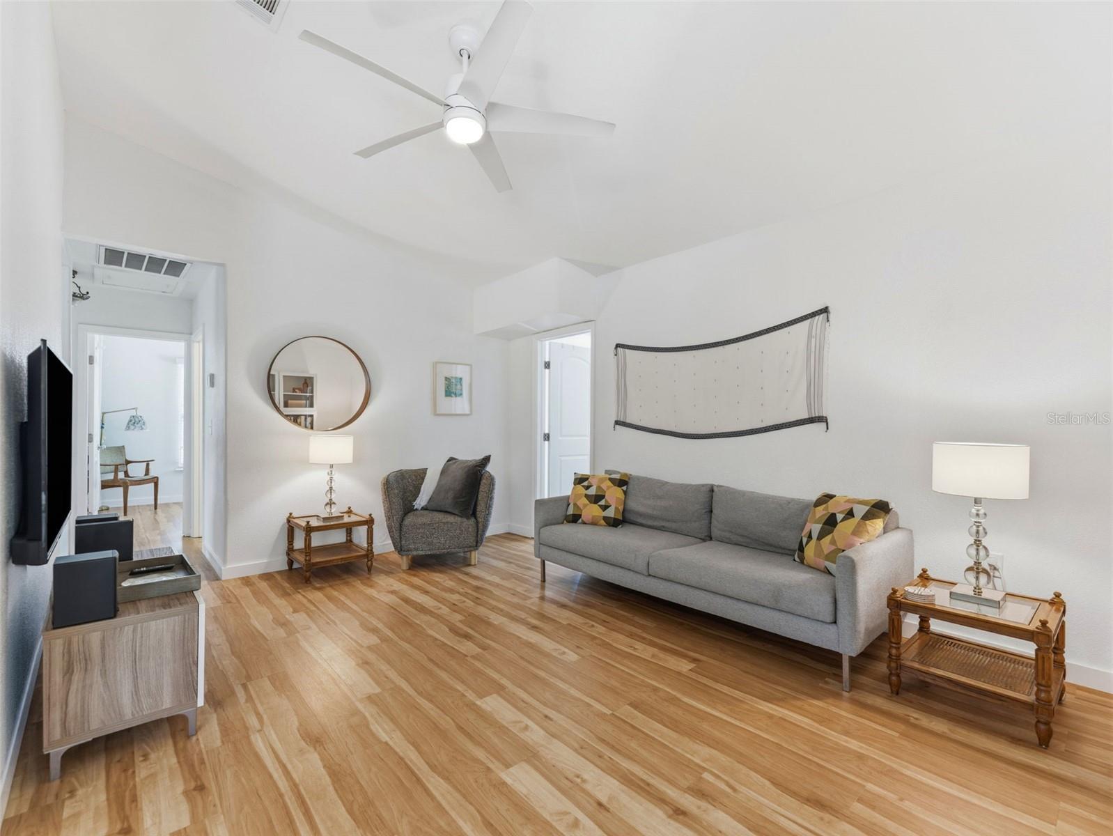 Image 11 of 25 For 2005 3rd Street S