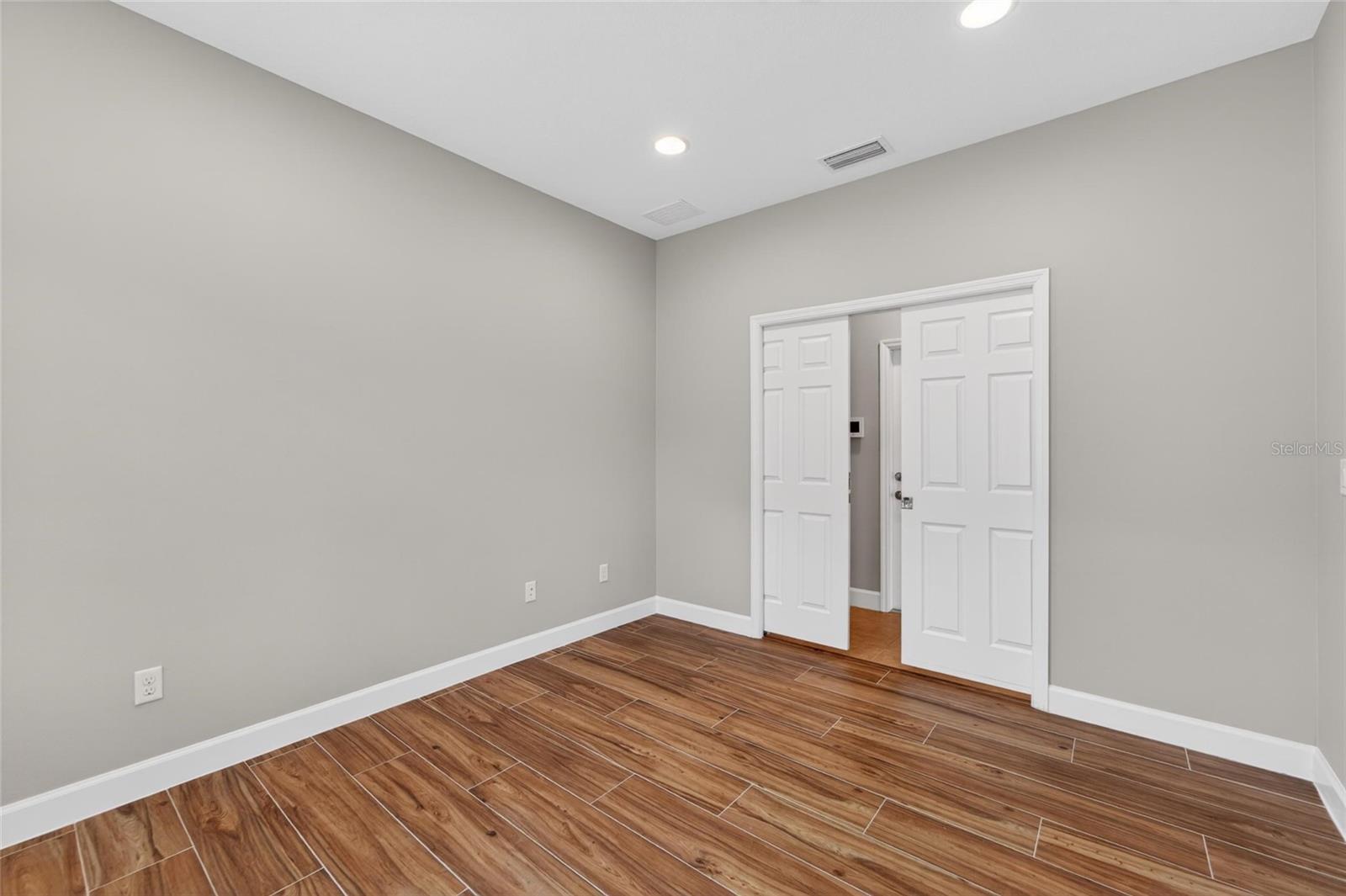 Image 46 of 94 For 642 Chipper Drive