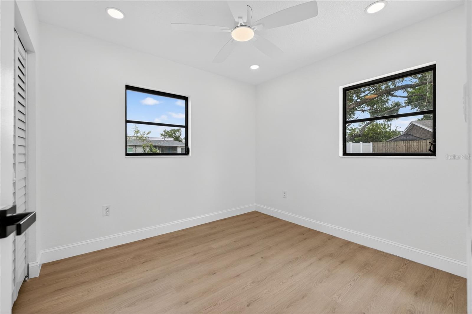 Image 19 of 29 For 9714 53rd Avenue N