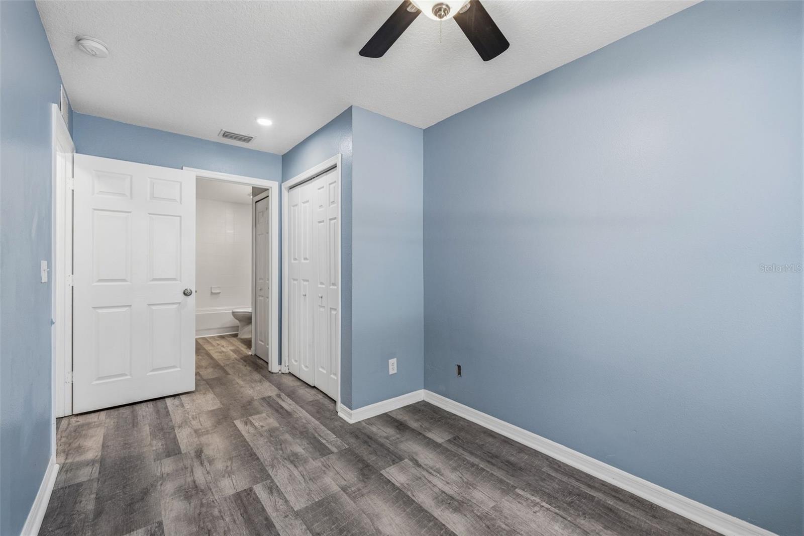 Image 11 of 32 For 2421 17th Avenue