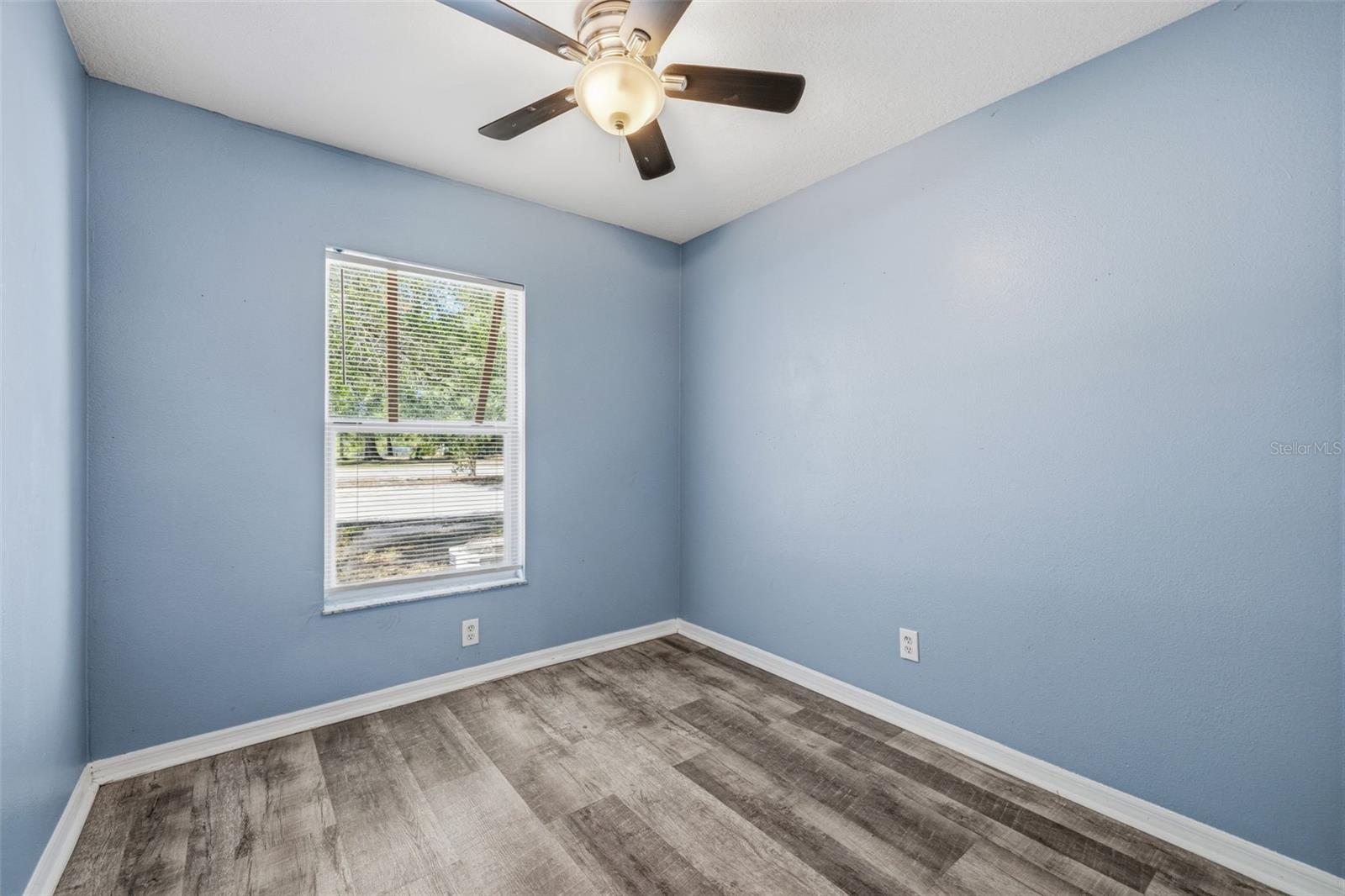 Image 13 of 32 For 2421 17th Avenue