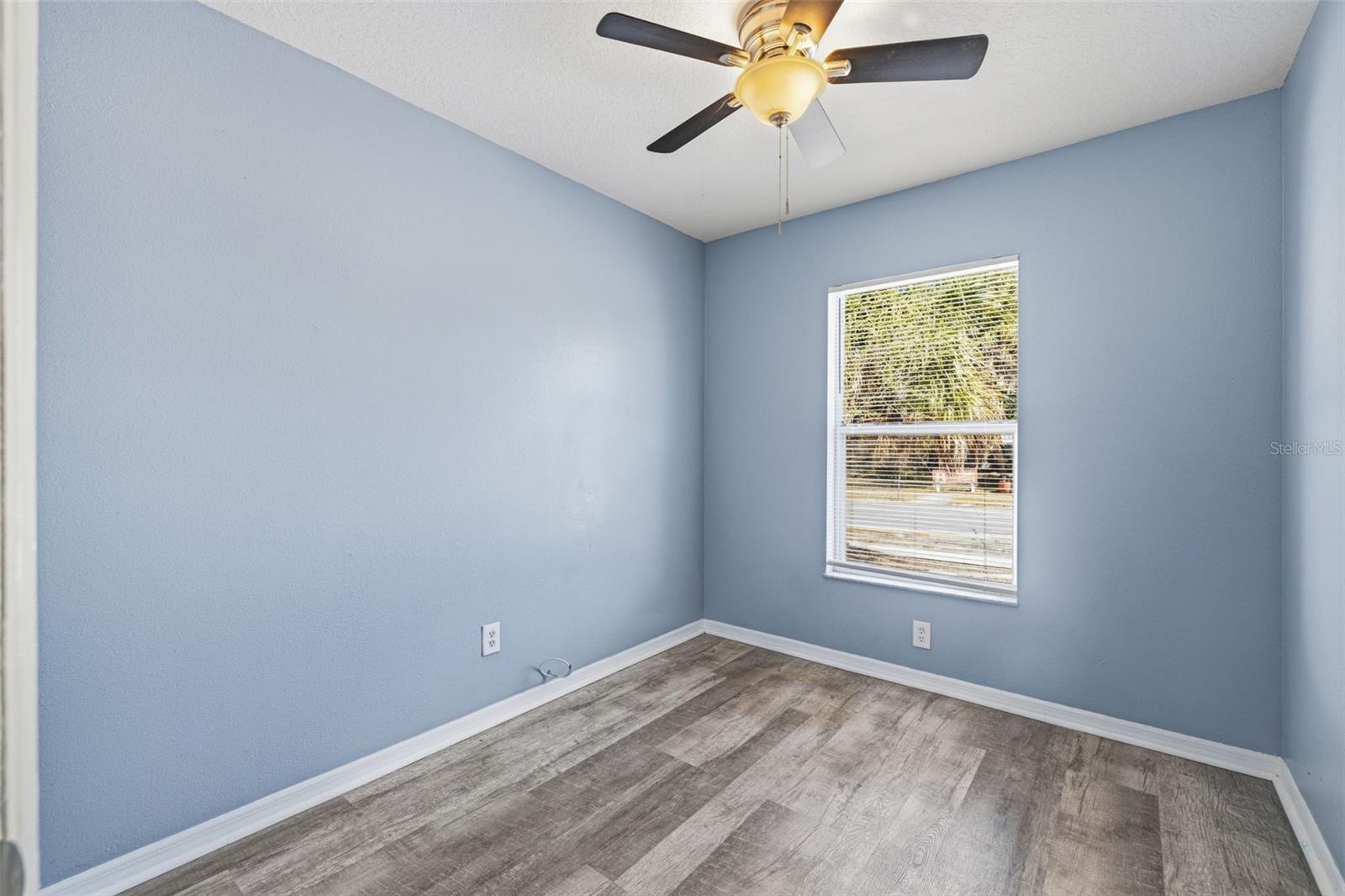 Image 15 of 32 For 2421 17th Avenue