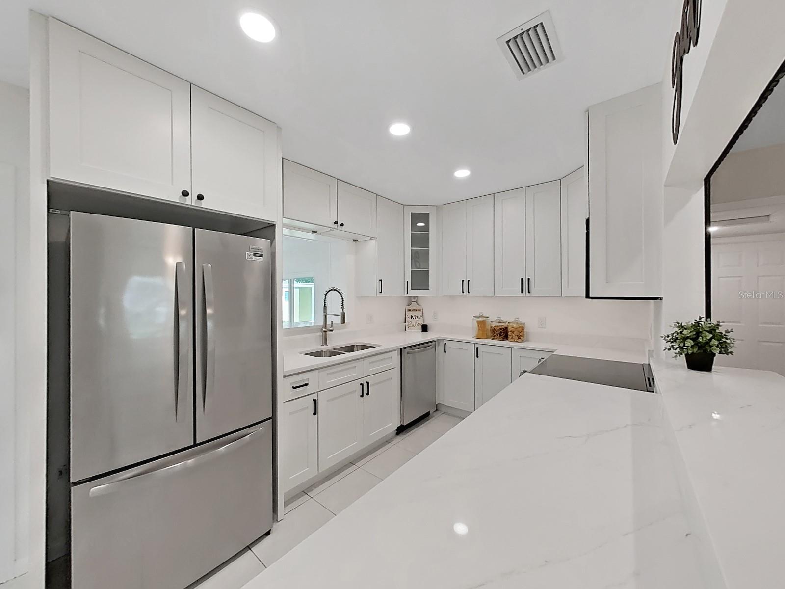 Image 11 of 37 For 4610 Bay Villa Avenue