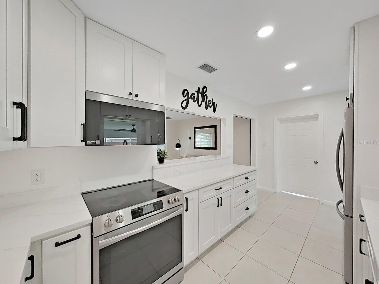 Image 13 of 37 For 4610 Bay Villa Avenue