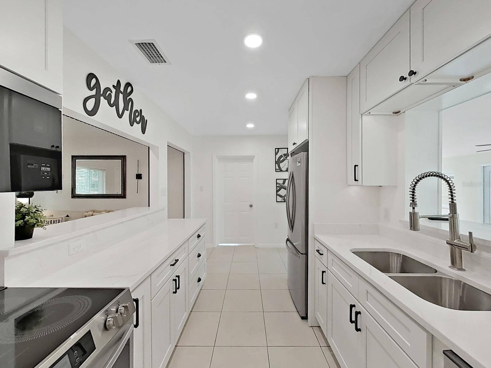 Image 14 of 37 For 4610 Bay Villa Avenue