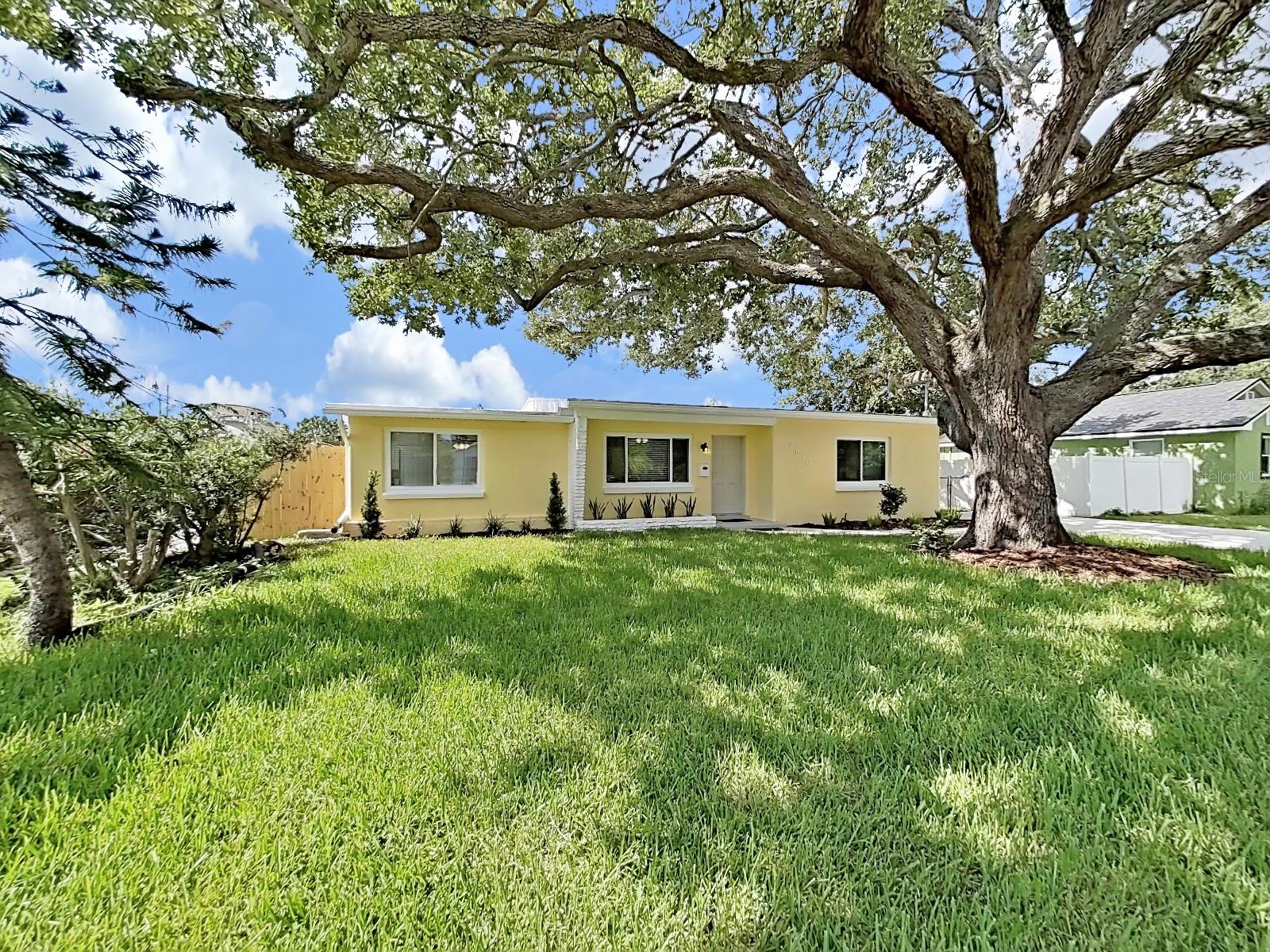 Image 2 of 37 For 4610 Bay Villa Avenue