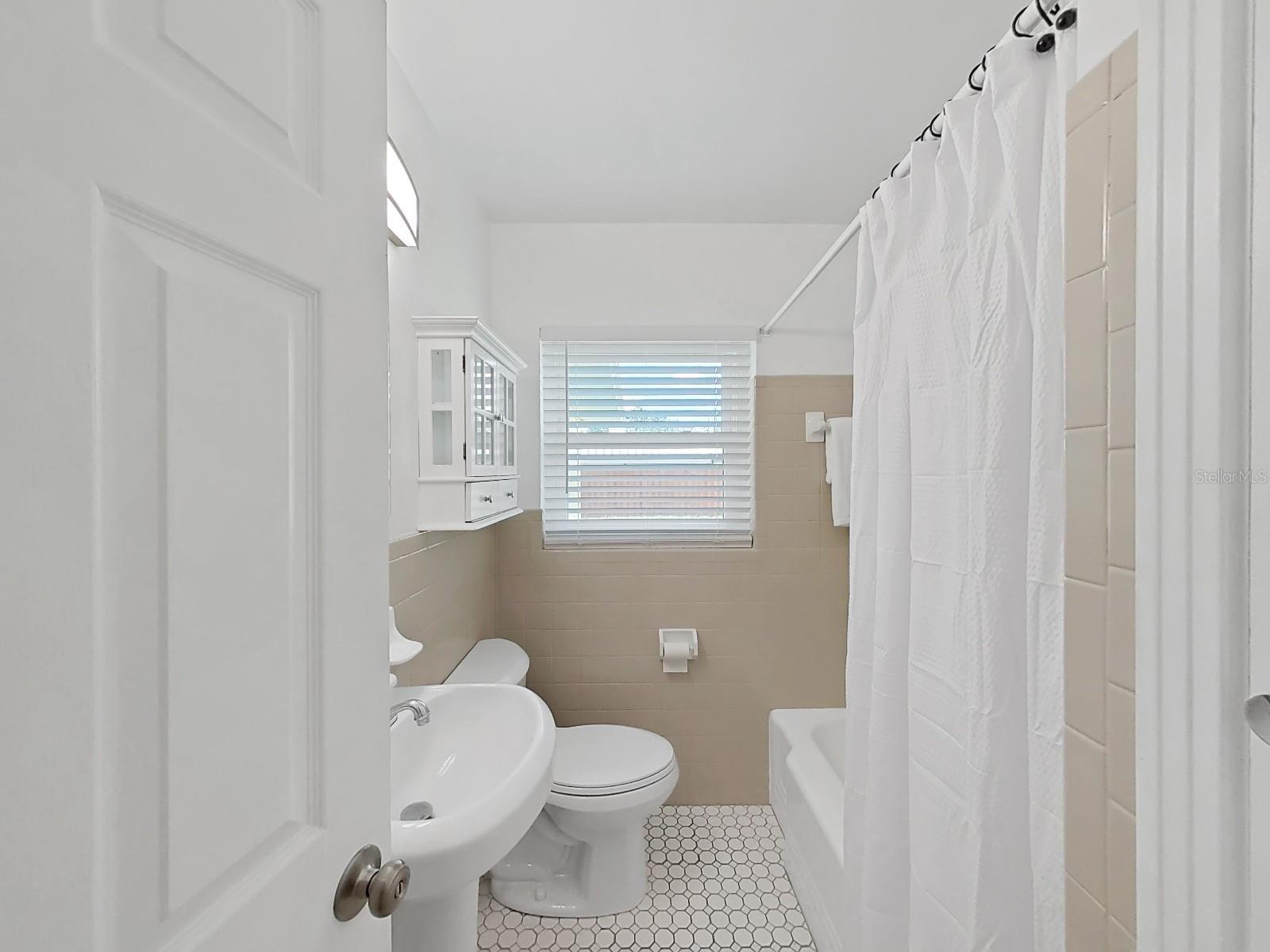 Image 20 of 37 For 4610 Bay Villa Avenue