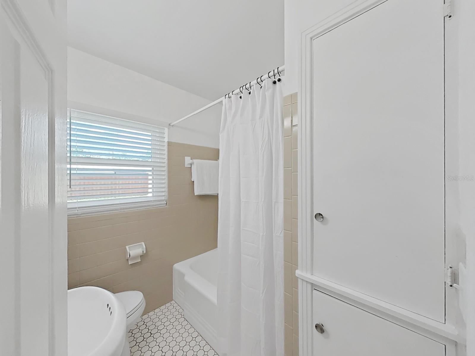 Image 21 of 37 For 4610 Bay Villa Avenue