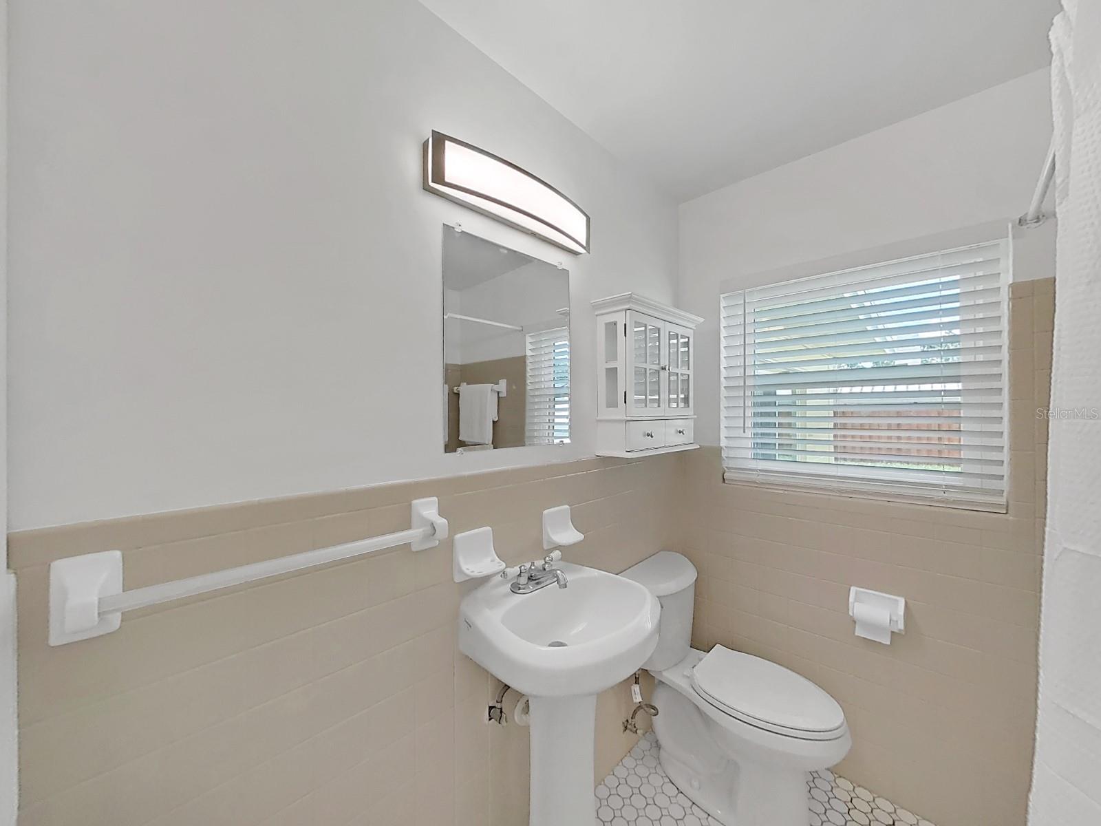 Image 22 of 37 For 4610 Bay Villa Avenue