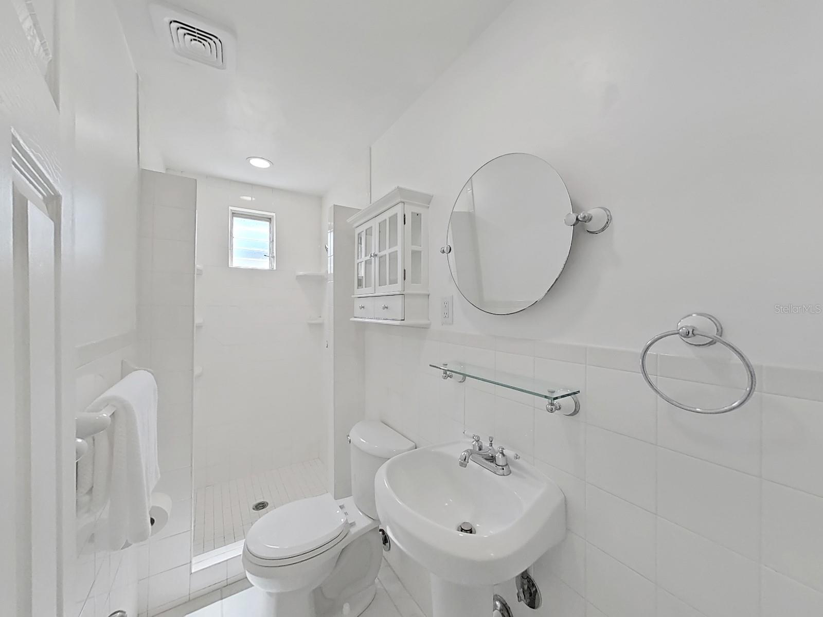 Image 28 of 37 For 4610 Bay Villa Avenue