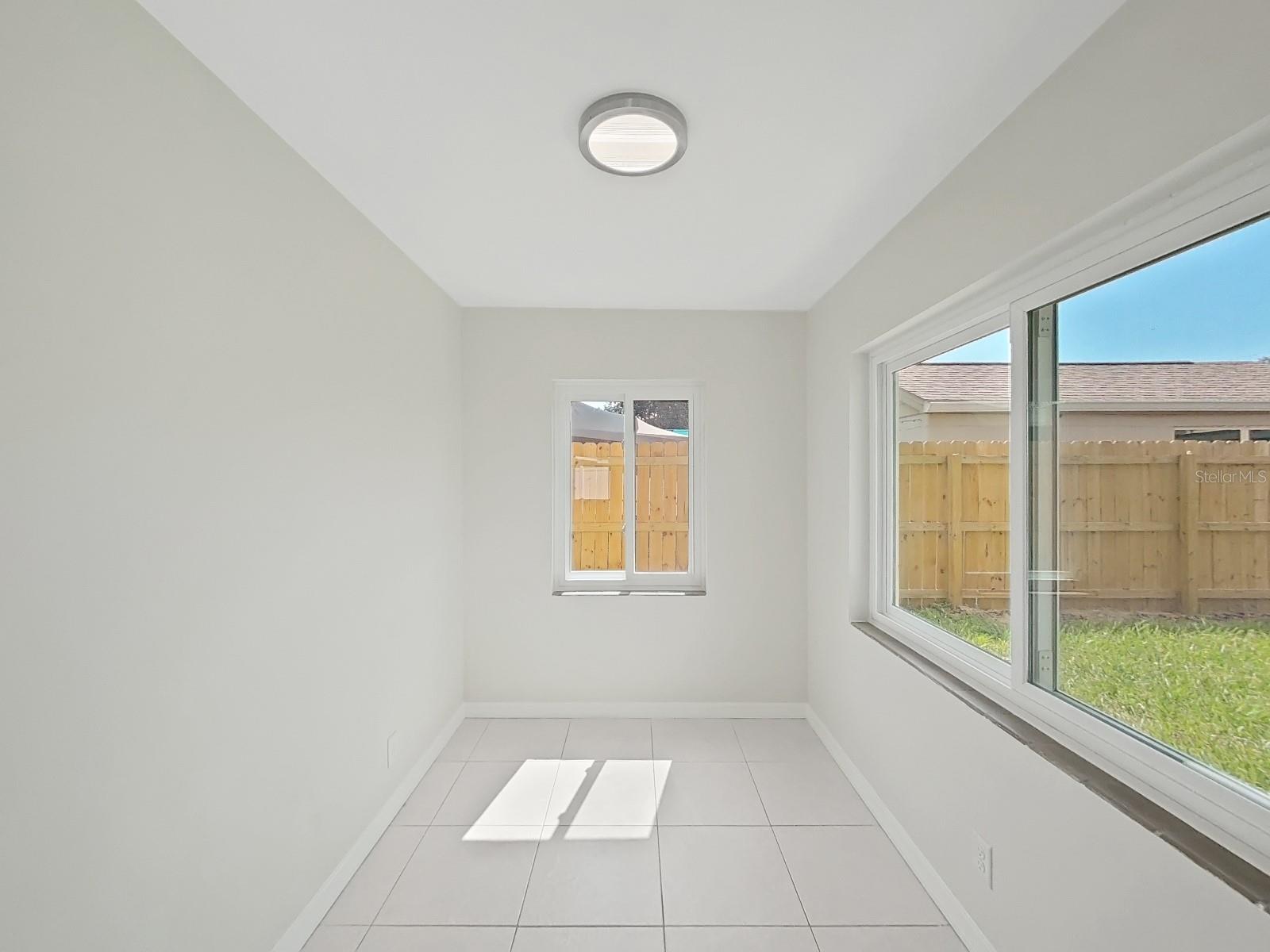 Image 31 of 37 For 4610 Bay Villa Avenue