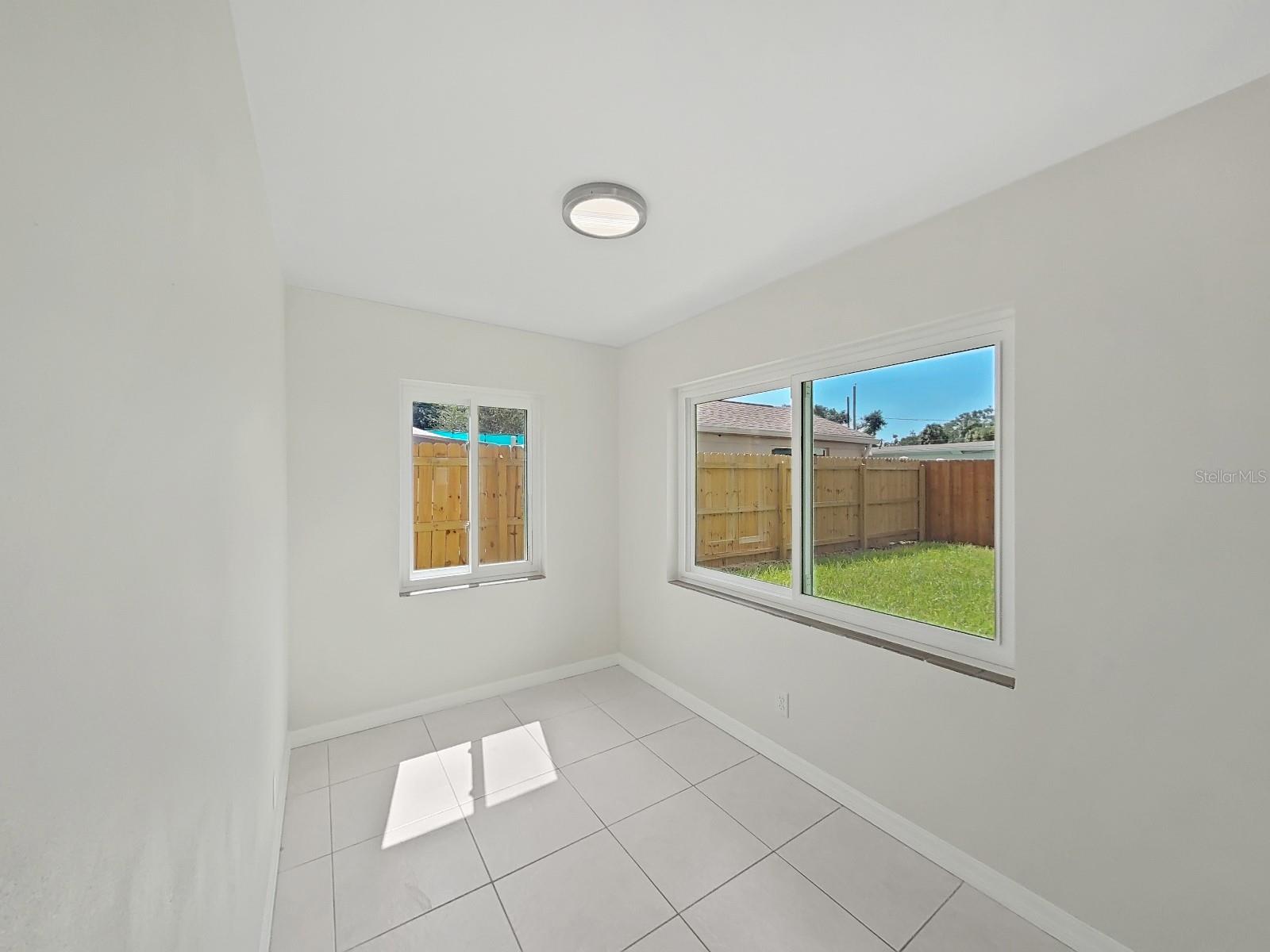 Image 32 of 37 For 4610 Bay Villa Avenue