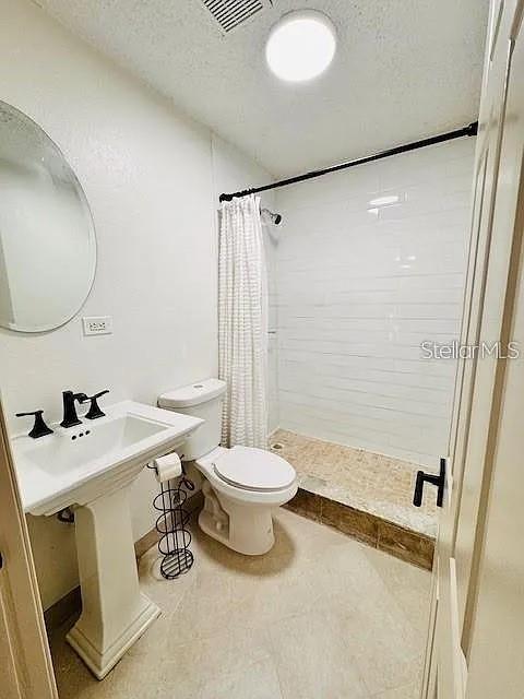 Image 16 of 19 For 209 Emily Street