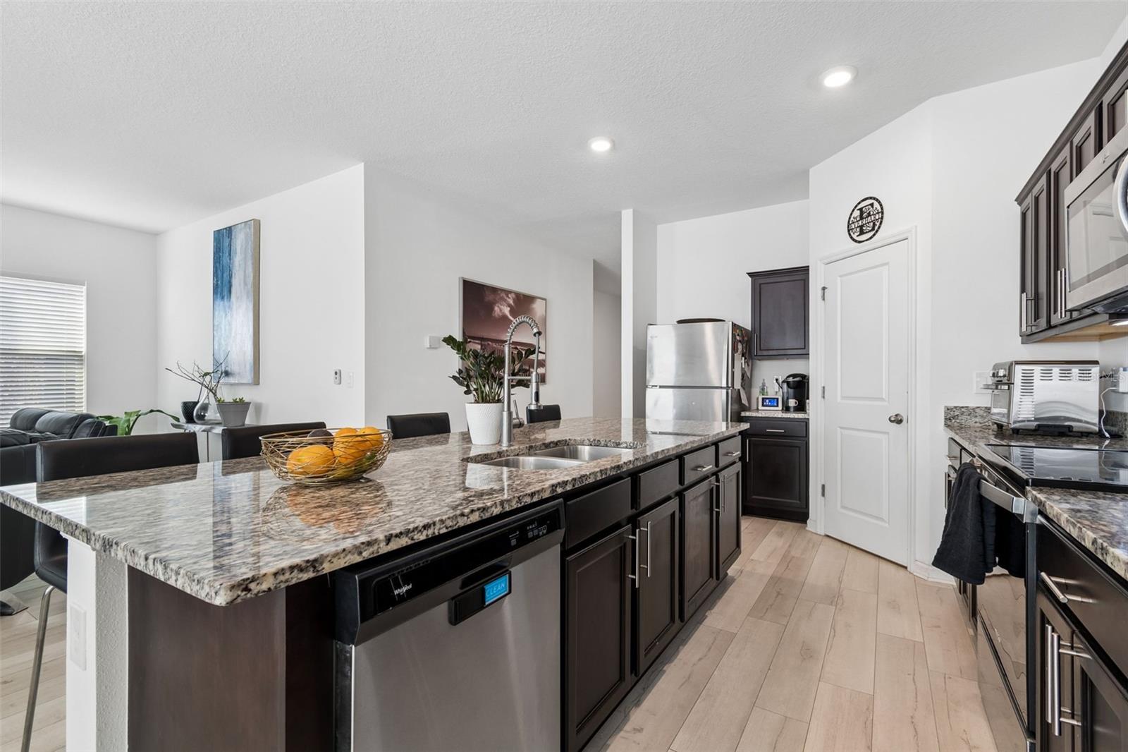 Image 15 of 80 For 705 Garden Oaks Square