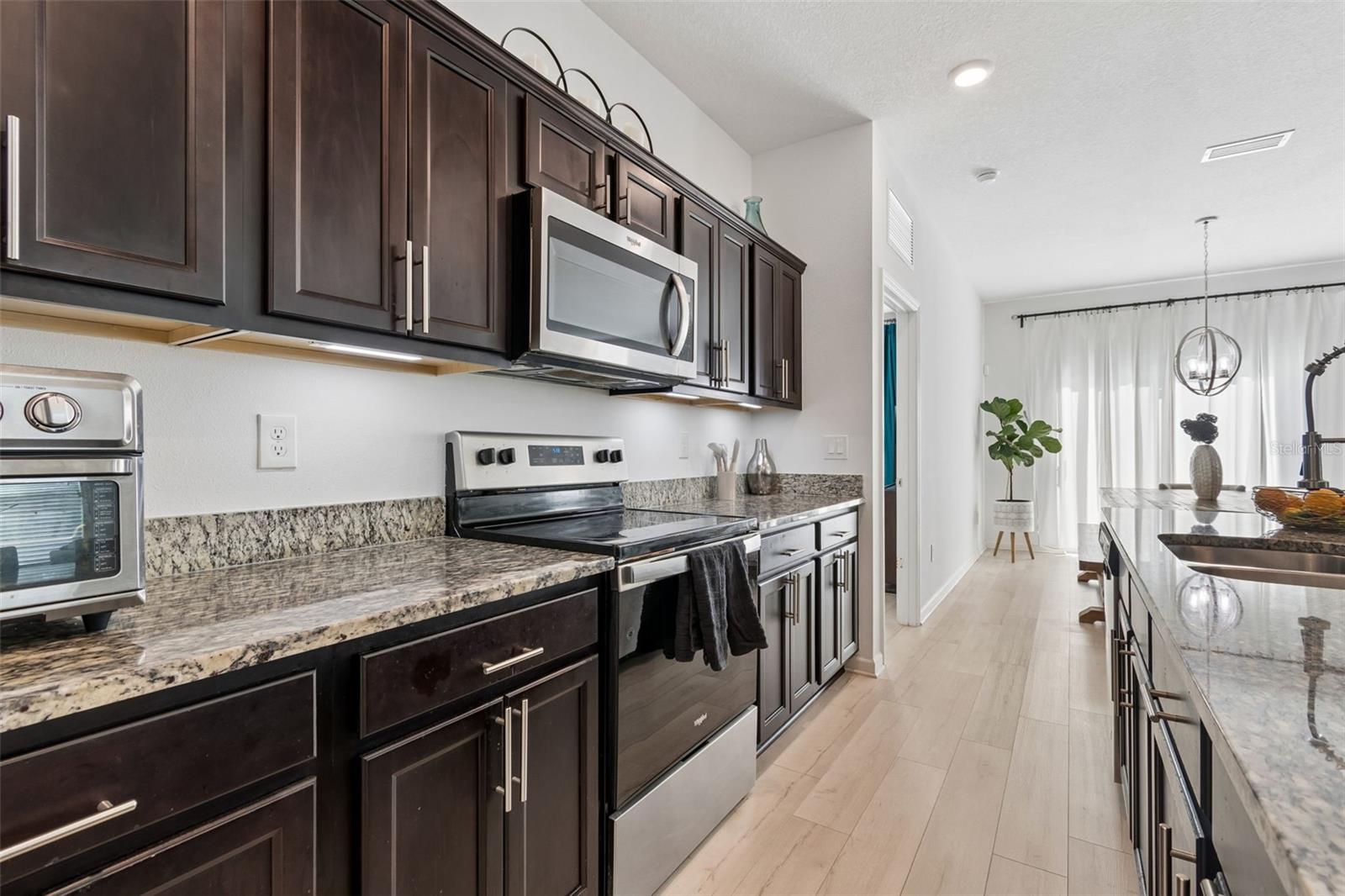 Image 17 of 80 For 705 Garden Oaks Square