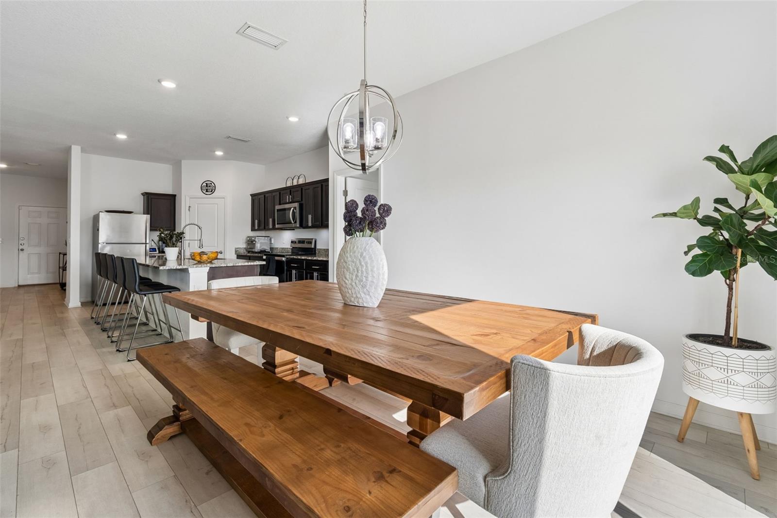 Image 20 of 80 For 705 Garden Oaks Square