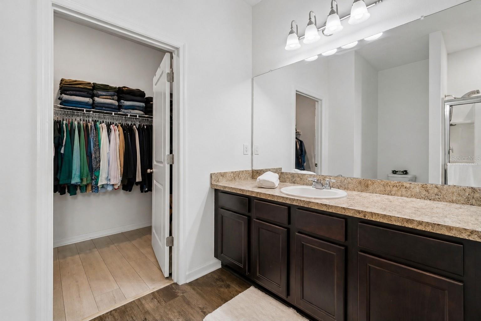 Image 39 of 80 For 705 Garden Oaks Square