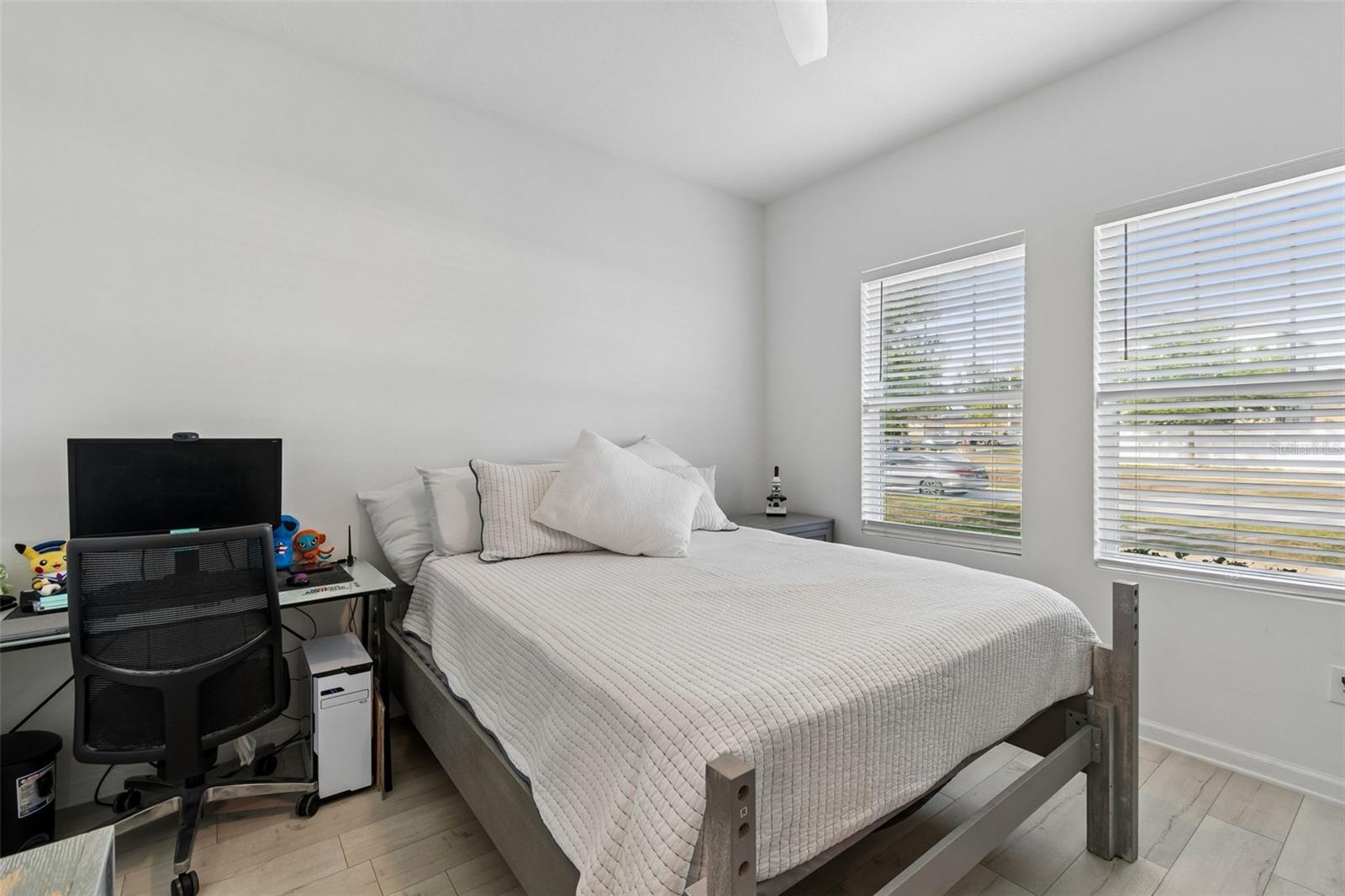 Image 47 of 80 For 705 Garden Oaks Square