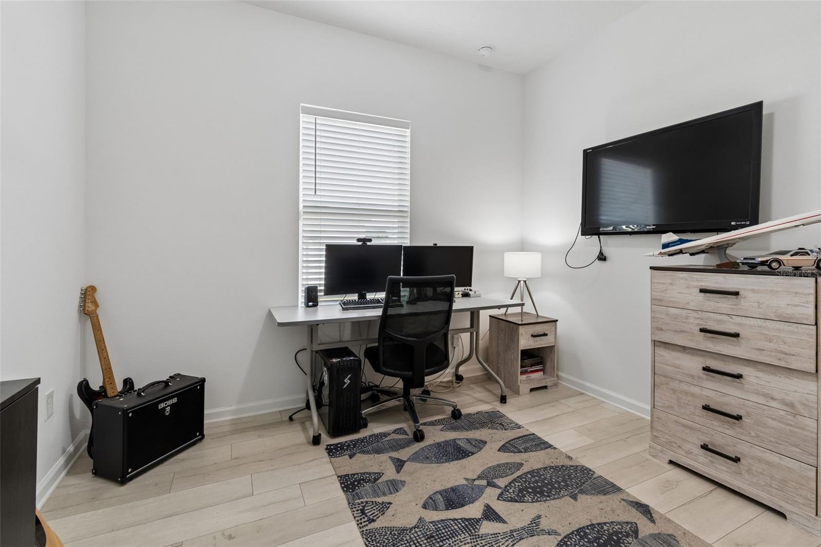 Image 54 of 80 For 705 Garden Oaks Square