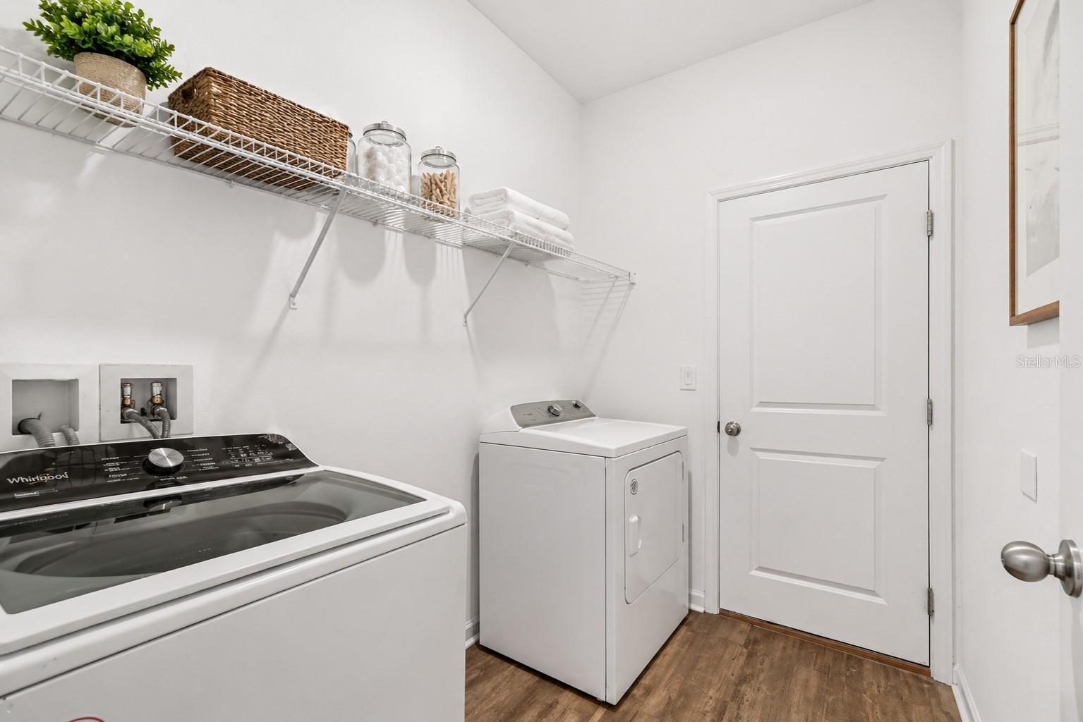 Image 57 of 80 For 705 Garden Oaks Square