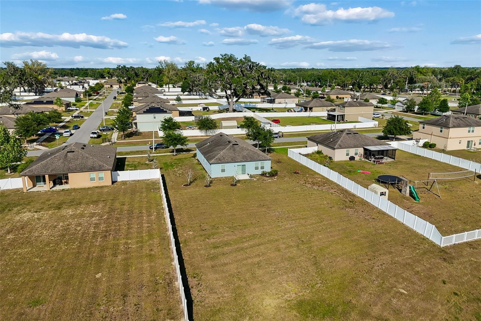 Image 62 of 80 For 705 Garden Oaks Square