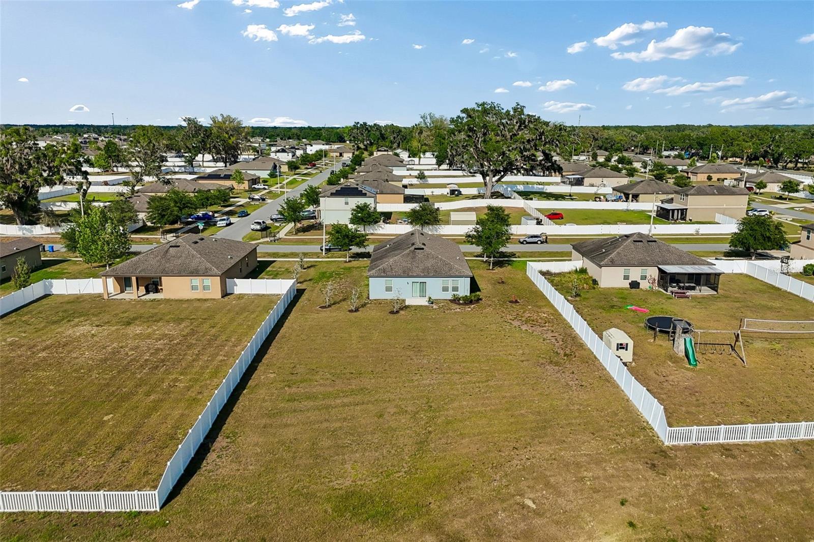 Image 63 of 80 For 705 Garden Oaks Square