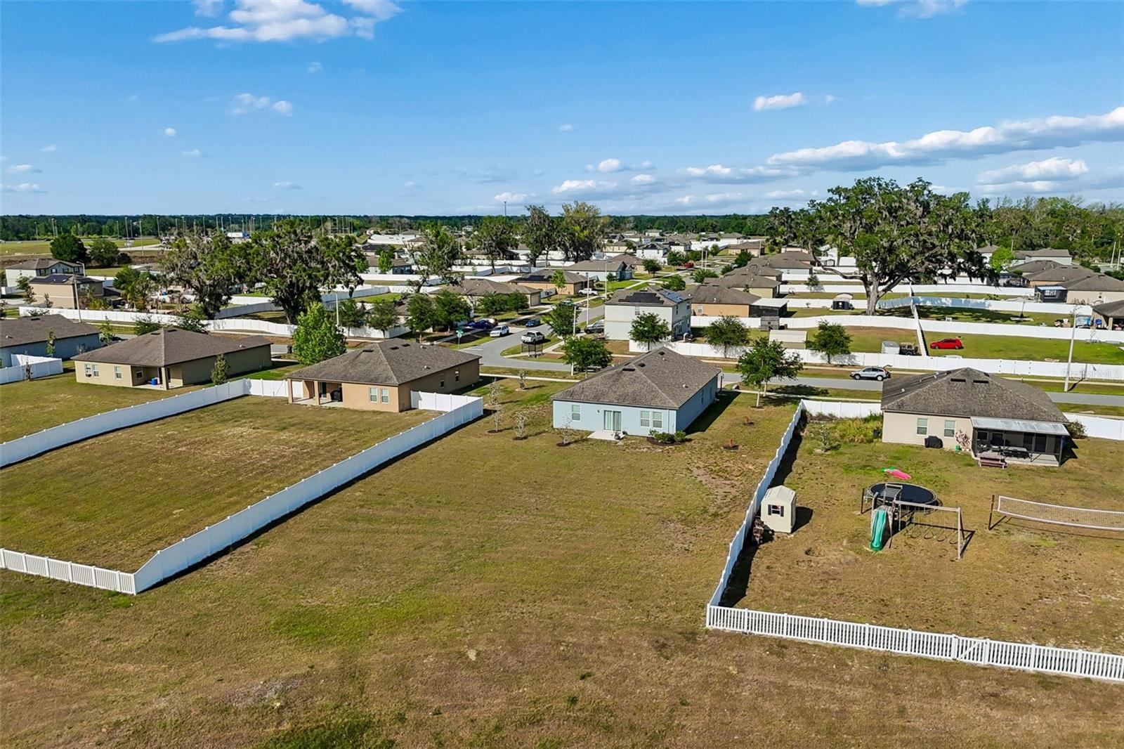 Image 64 of 80 For 705 Garden Oaks Square