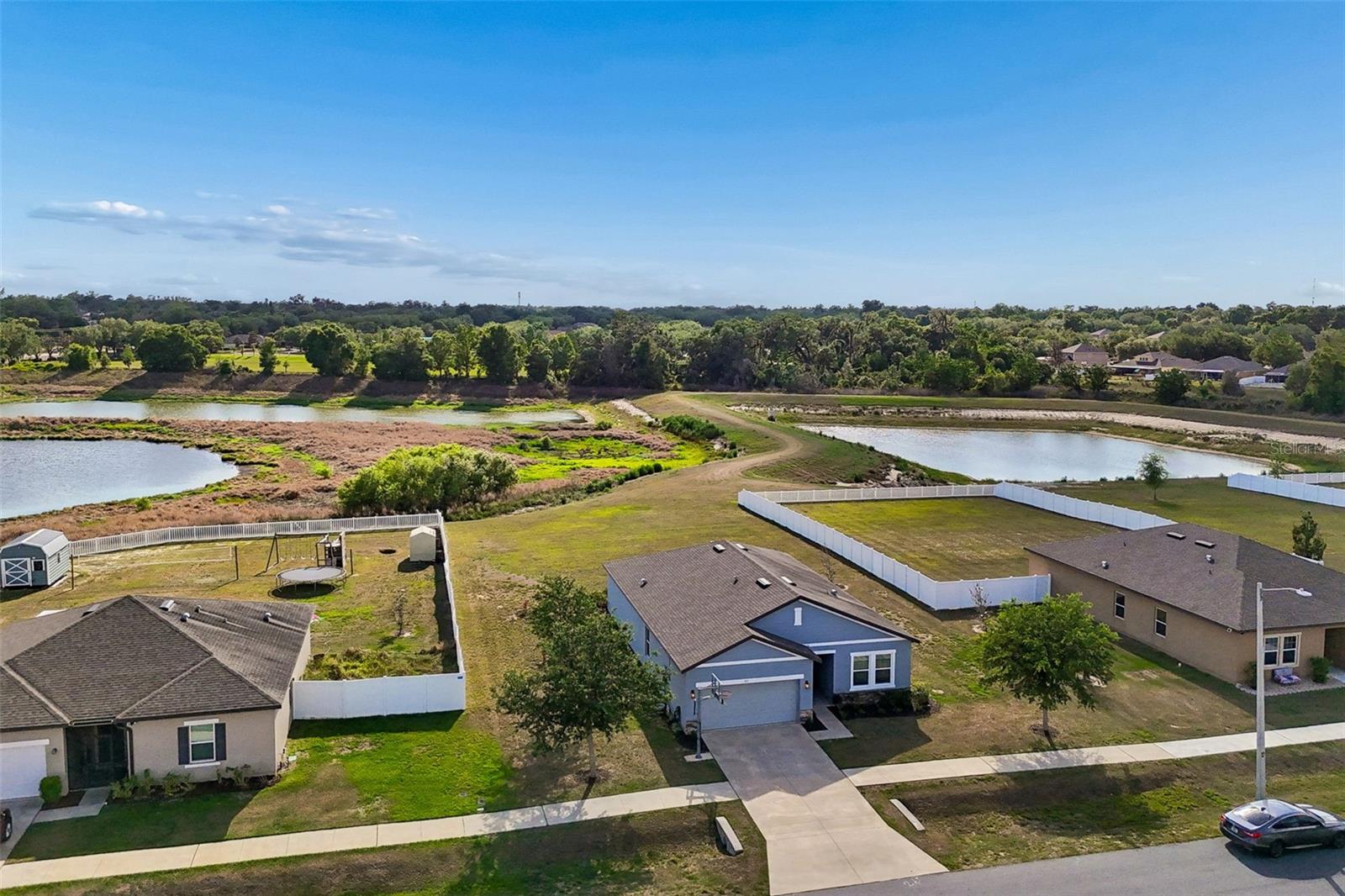 Image 74 of 80 For 705 Garden Oaks Square