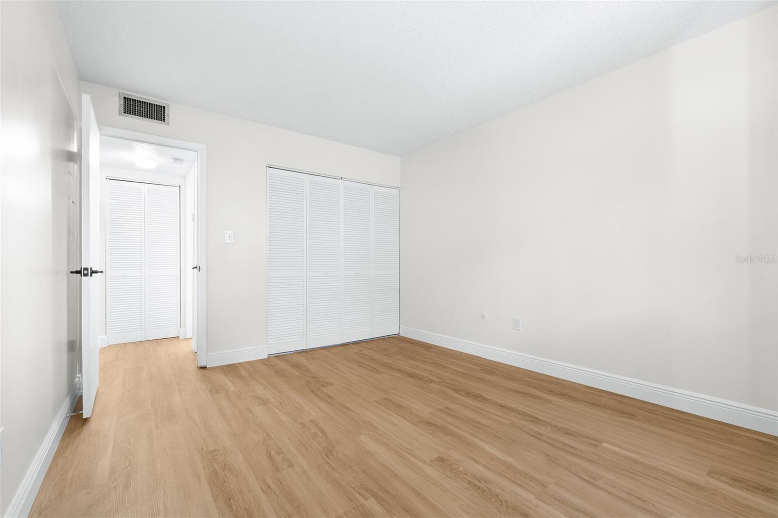 Image 13 of 27 For 4606 Gray Street 107