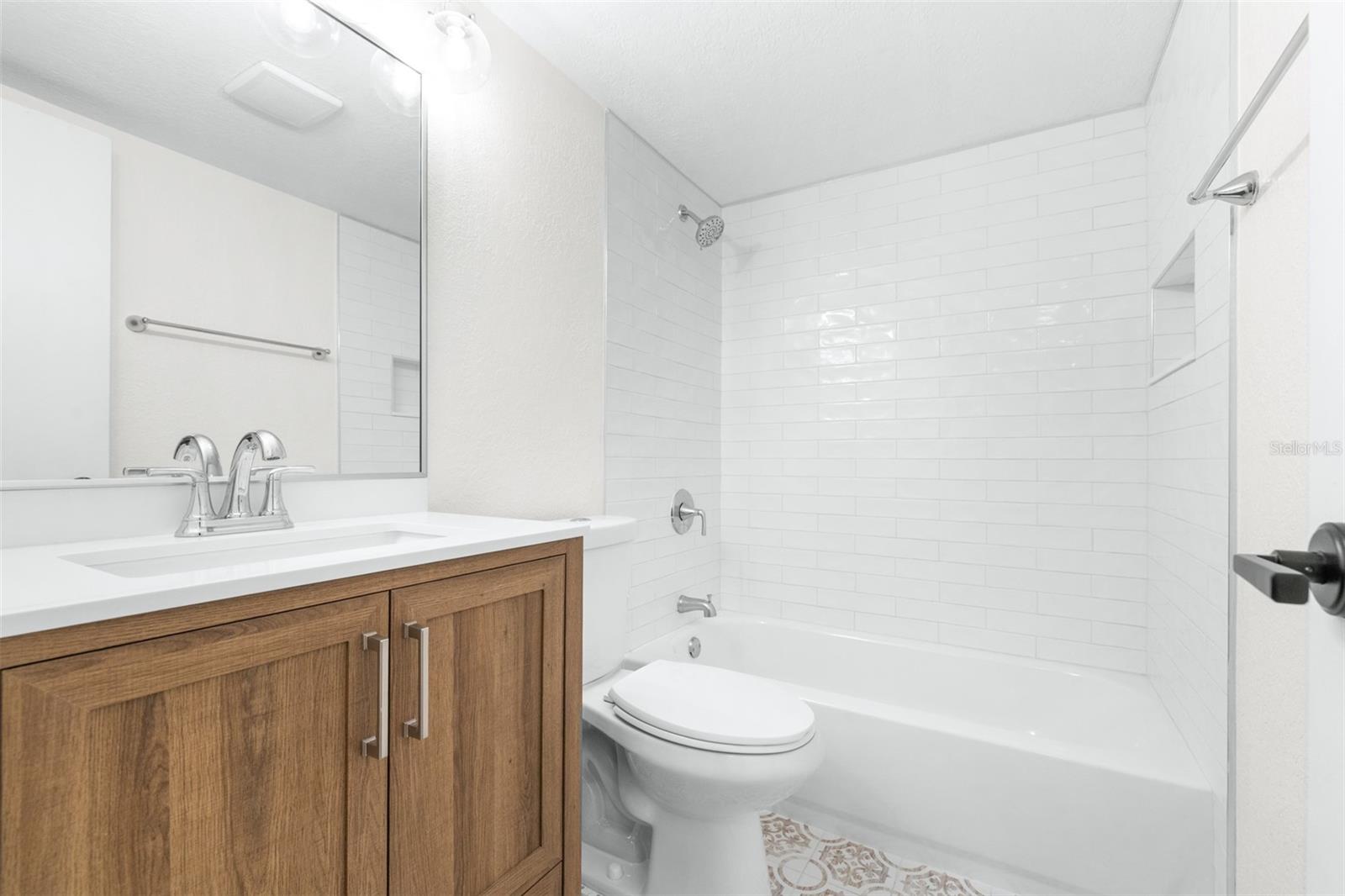 Image 14 of 27 For 4606 Gray Street 107