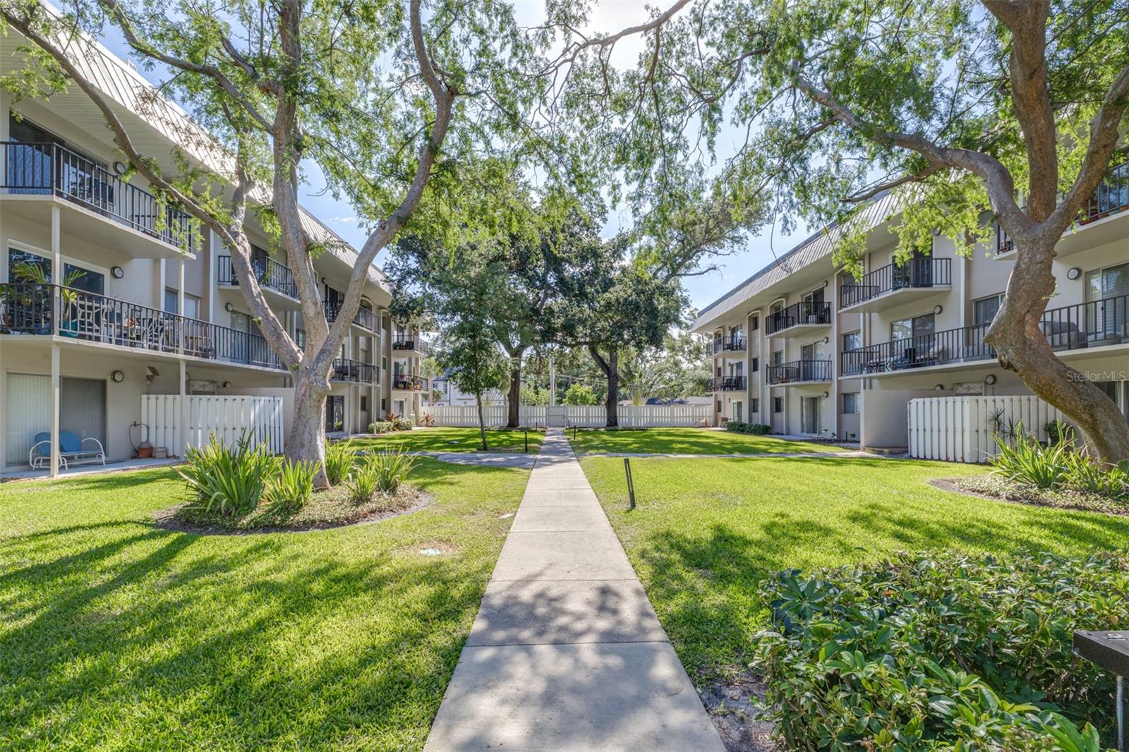 Image 19 of 27 For 4606 Gray Street 107