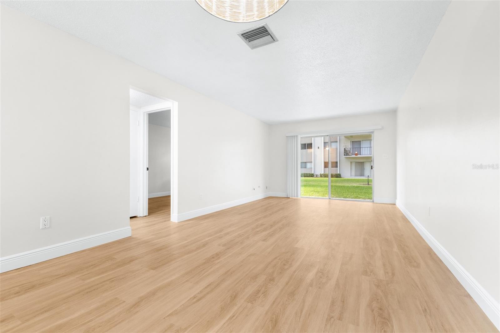 Image 6 of 27 For 4606 Gray Street 107