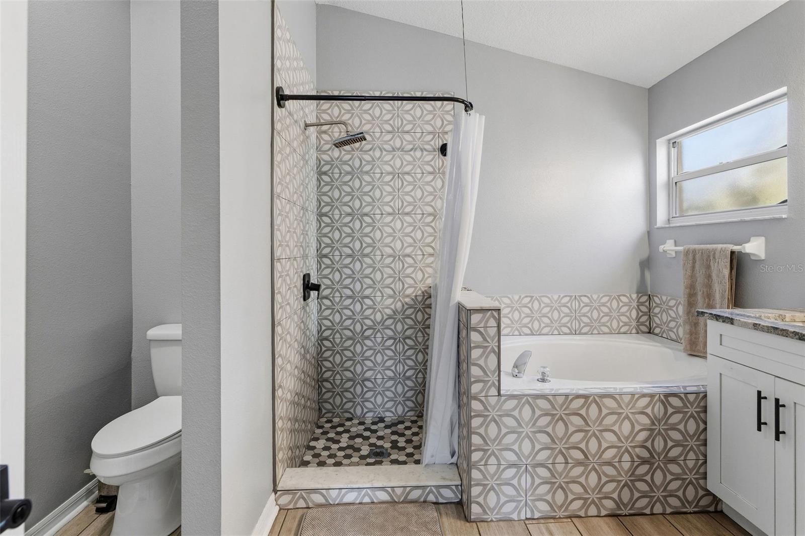 Image 18 of 29 For 10903 Arbor Ridge Drive