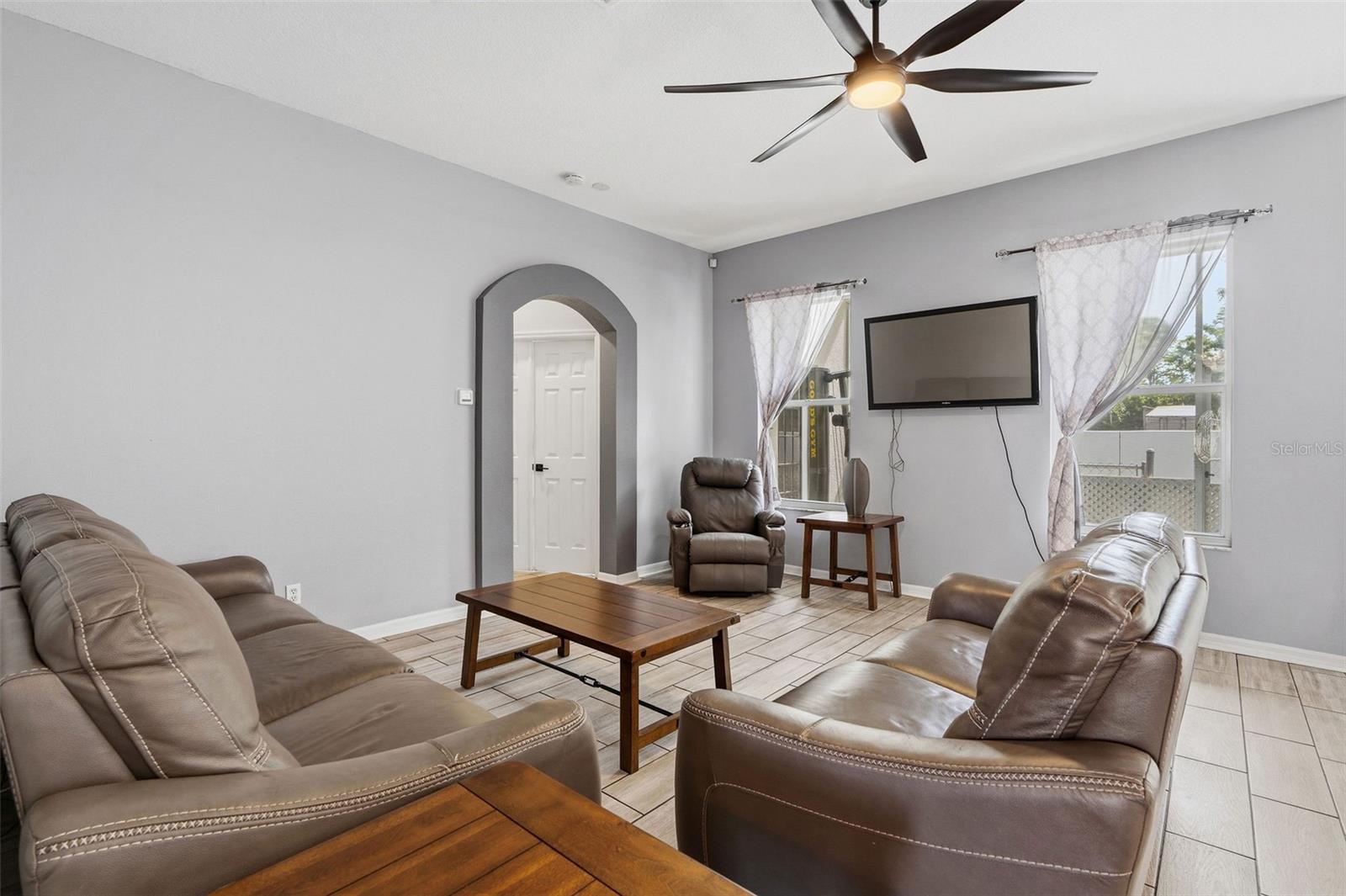 Image 8 of 29 For 10903 Arbor Ridge Drive