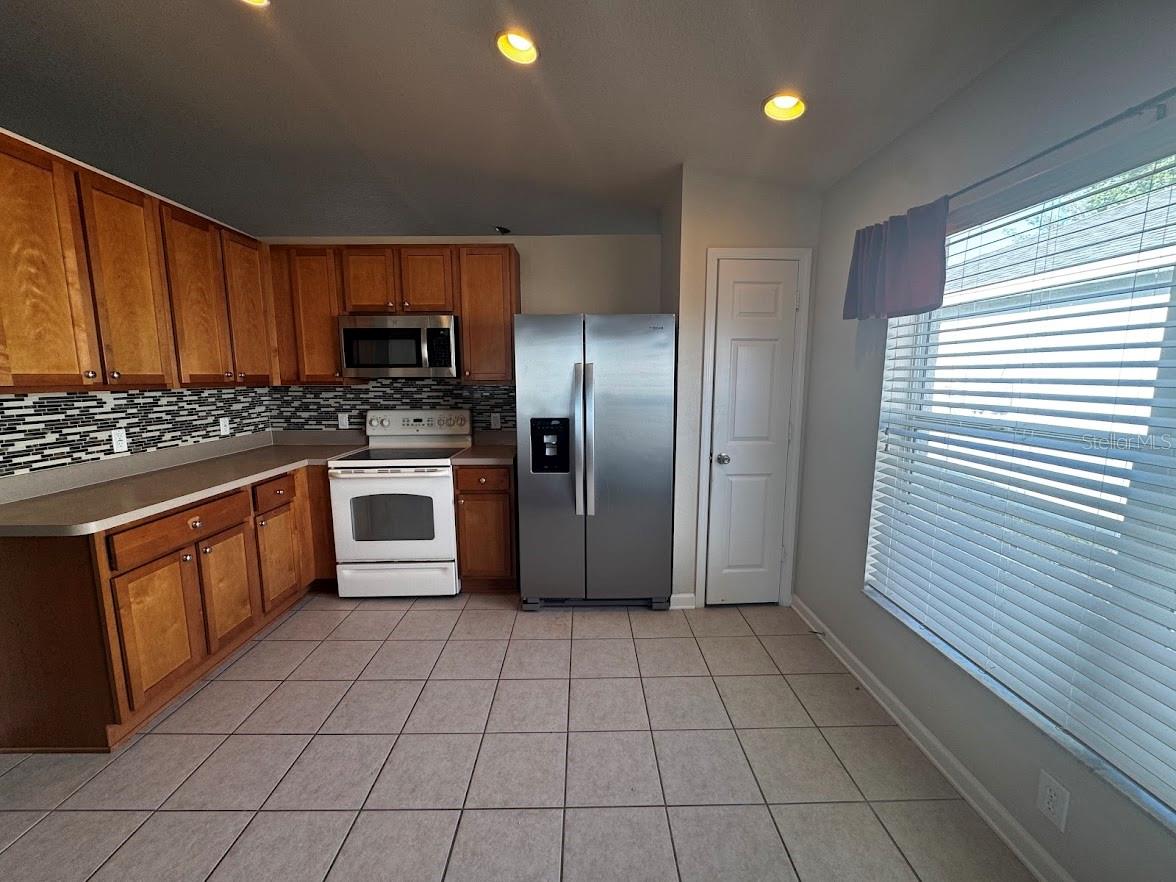 Image 2 of 11 For 495 Painted Leaf Drive