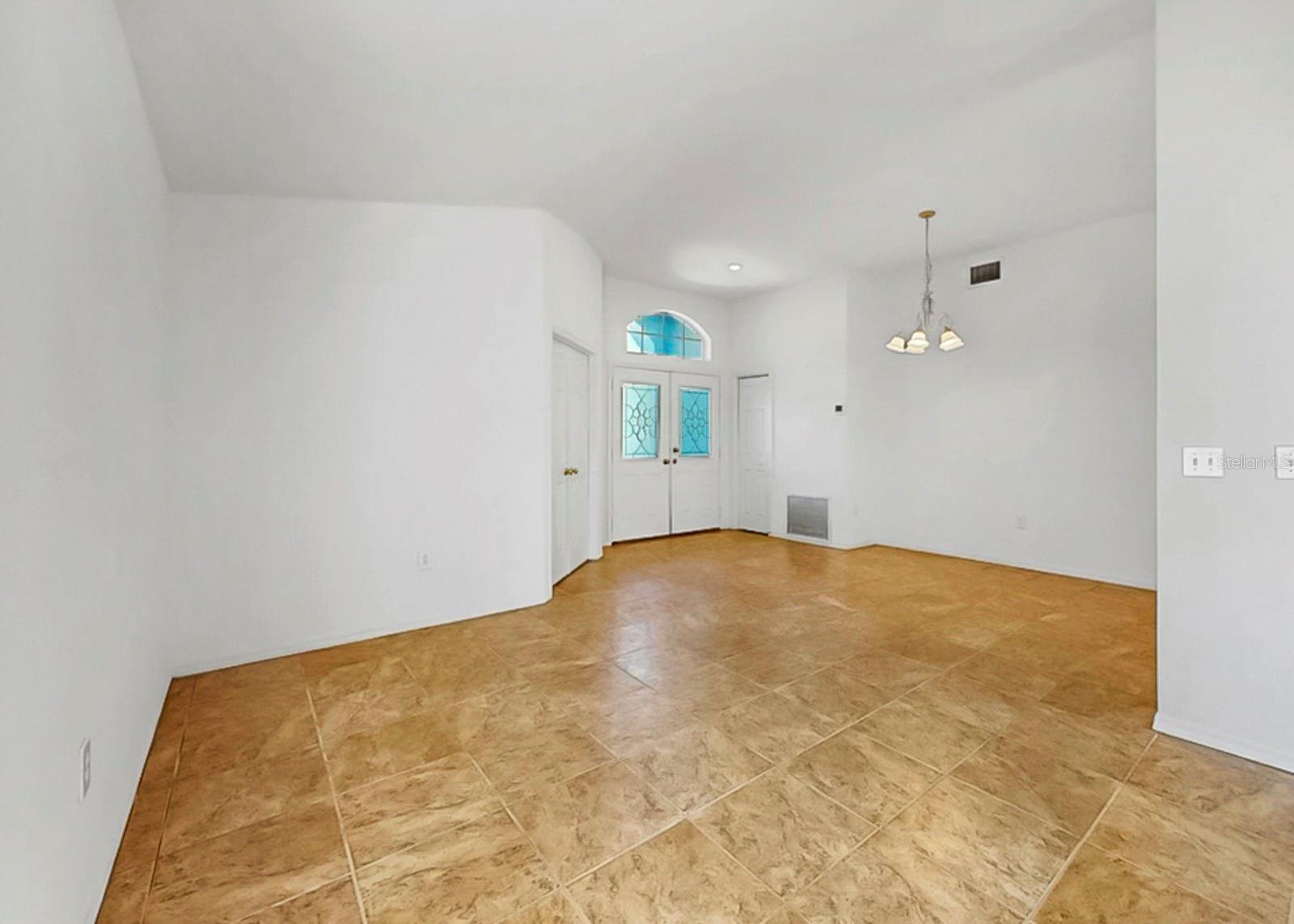 Image 10 of 69 For 10725 Deepbrook Dr