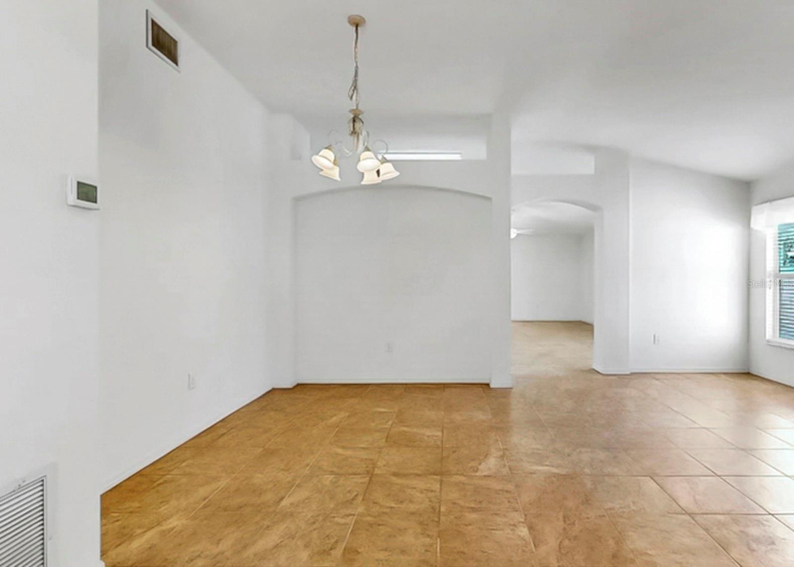 Image 12 of 69 For 10725 Deepbrook Dr