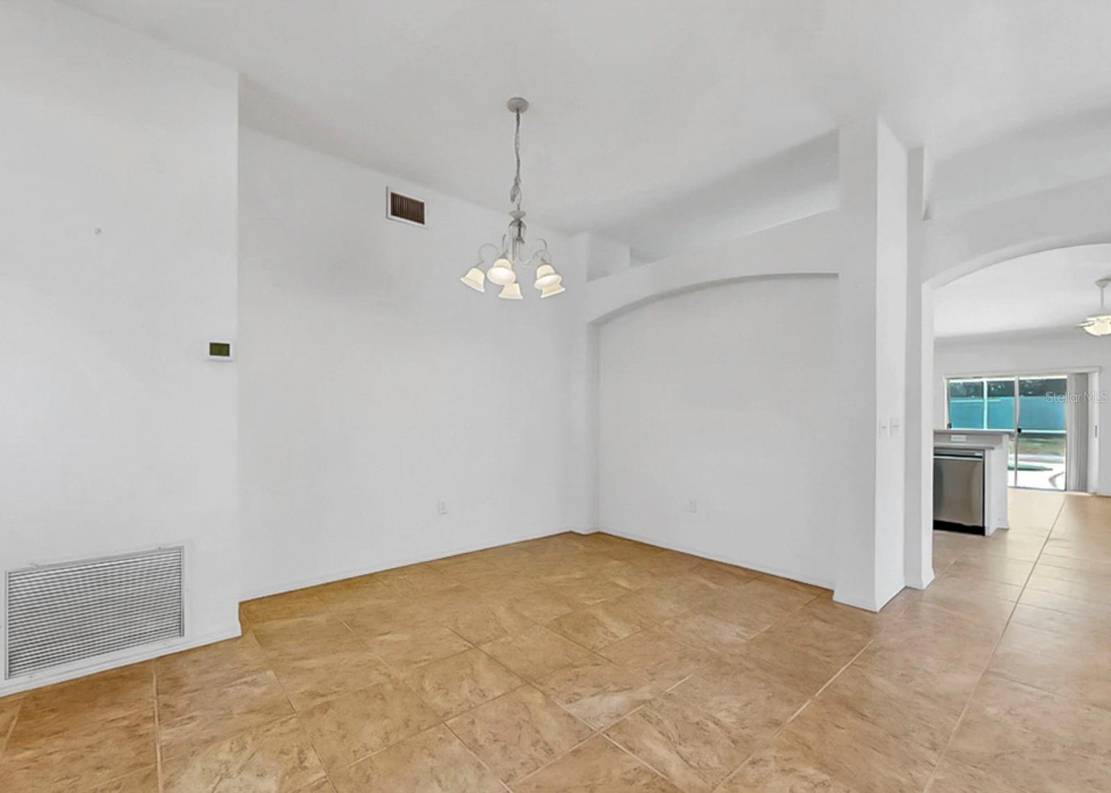 Image 14 of 69 For 10725 Deepbrook Dr