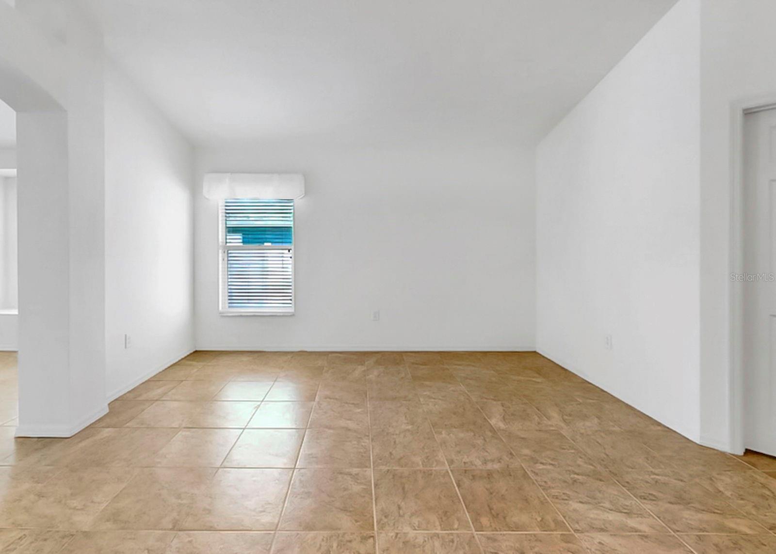 Image 15 of 69 For 10725 Deepbrook Dr