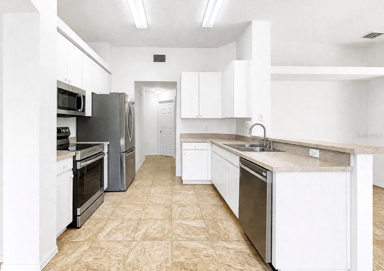 Image 19 of 69 For 10725 Deepbrook Dr