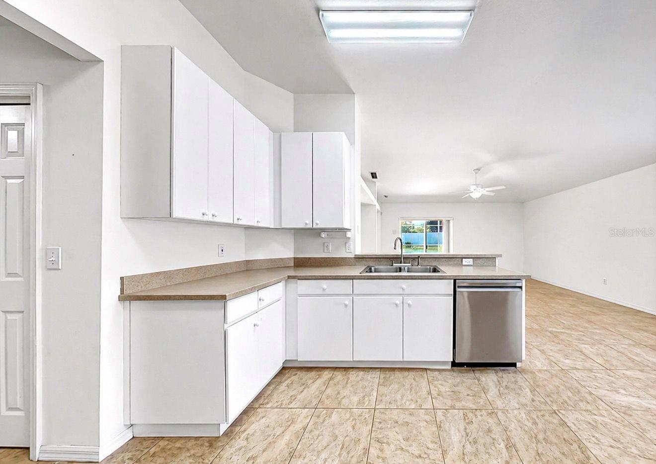 Image 23 of 69 For 10725 Deepbrook Dr