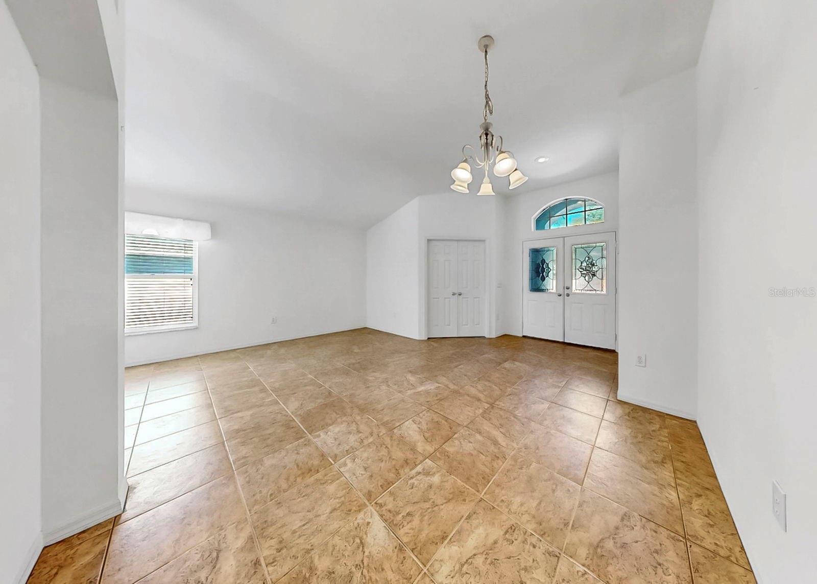 Image 9 of 69 For 10725 Deepbrook Dr