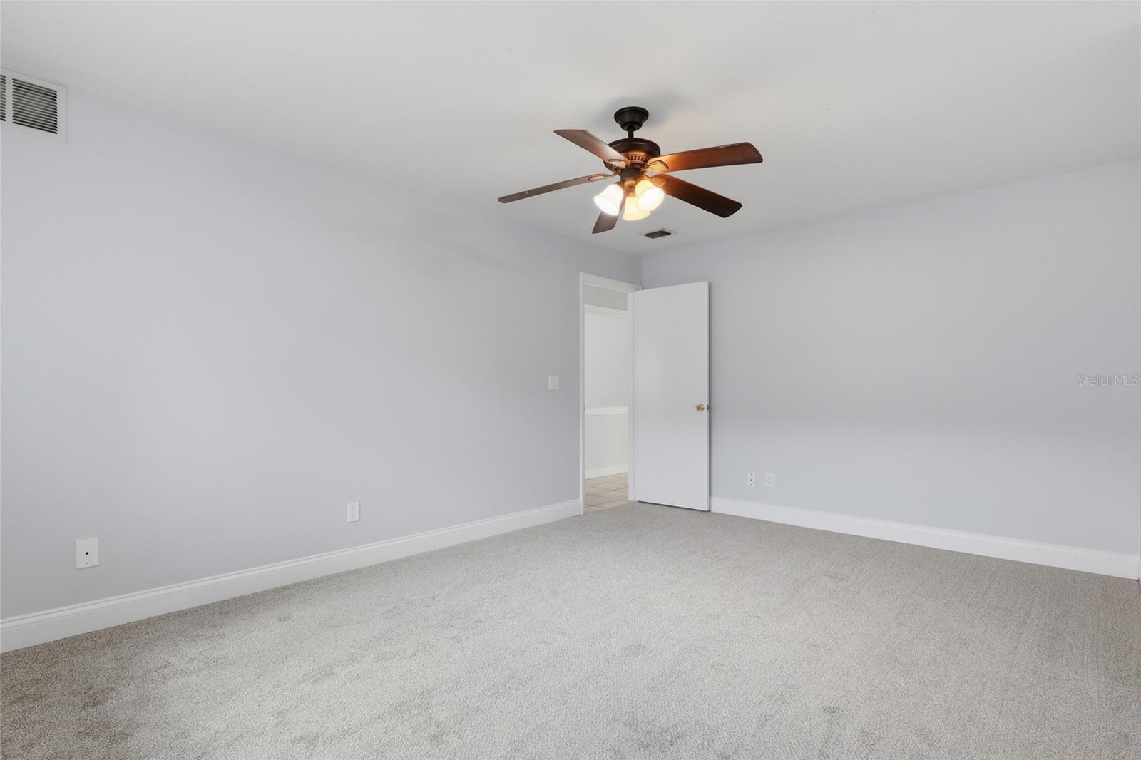 Image 19 of 37 For 1114 Estatewood Drive