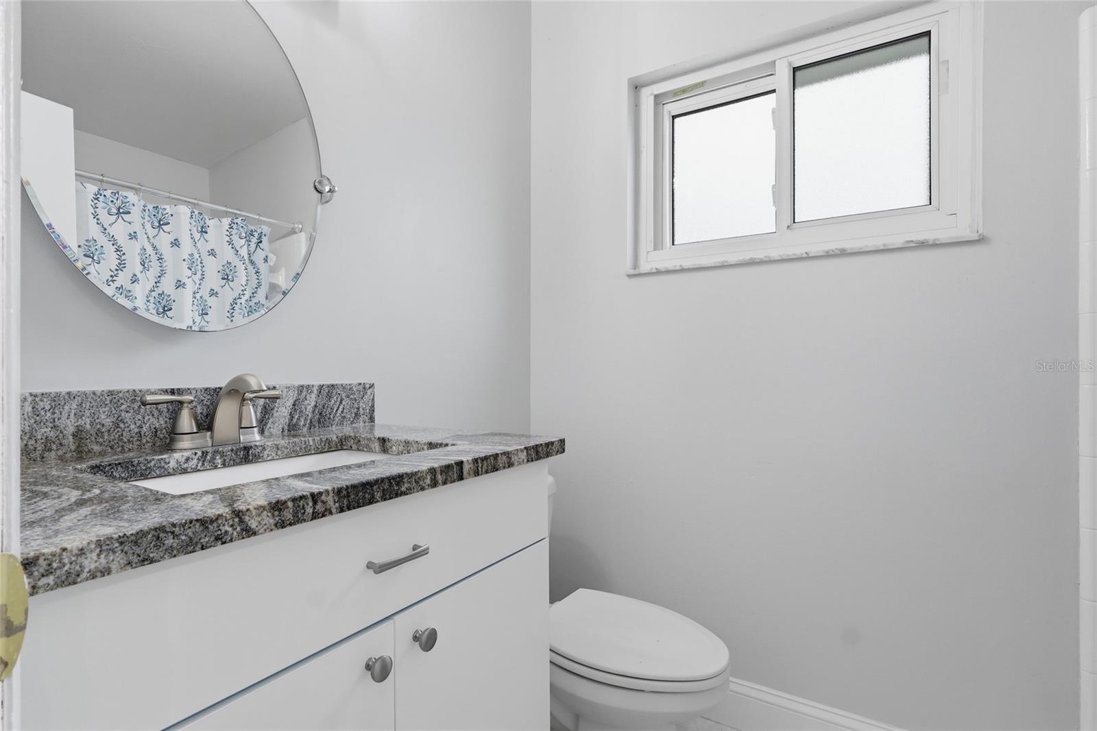 Image 21 of 37 For 1114 Estatewood Drive
