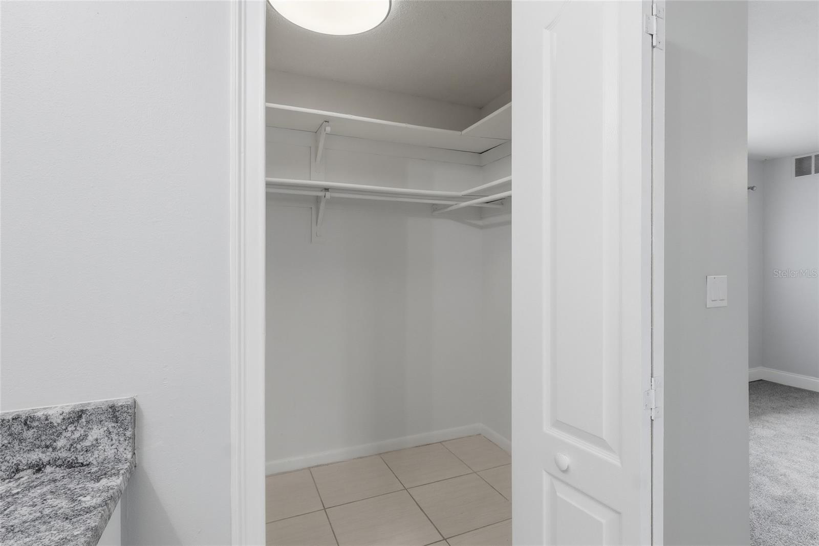 Image 22 of 37 For 1114 Estatewood Drive